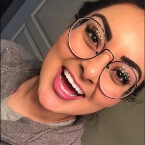 Meet your Posher, Jasmine